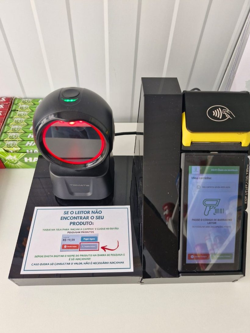 Totem de autoatendimento Perto24h com PIX e cartão